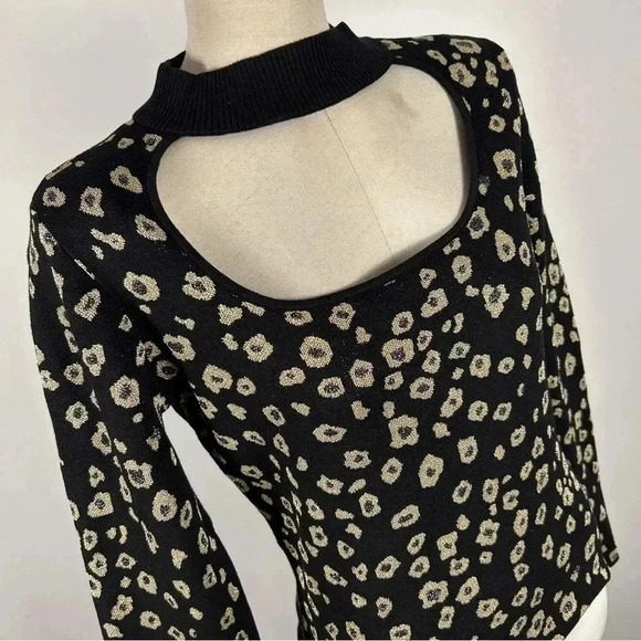 525 Women's Jacquard Cutout Mockneck Top  M - Picture 4 of 10